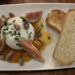 Huszár - Burrini with fig and pistachios.
