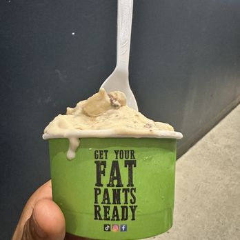 Tipsy Cow Ice Cream - Southern Pecan Pie & Snickers - Ice Cream & Frozen Yogurt Near Me - New Braunfels, Texas