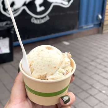 Humphry Slocombe - Oakland - Cornflake Crunch Ice Cream - Desserts Near Me - Oakland, California
