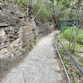 Diamond Head State Monument - Then the trail turns into smoothed, natural rock - VN - Parks Near Me - Honolulu, Hawaii Diamond Head State Monument - Then the trail turns into smoothed, natural rock - VN - Parks Near Me - Honolulu, Hawaii