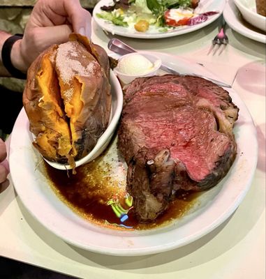 Lucky's Steakhouse by null