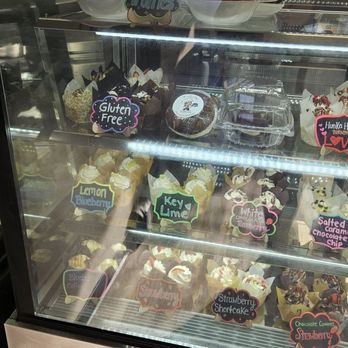 Who Cut the Cheesecake - Desserts Near Me - Millbury, Massachusetts