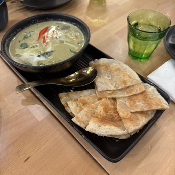 Manaao - "Green Curry Rib-eye with Roti" Gaeng Kiew Wan Neua Roti - Thai Near Me - Tustin, California