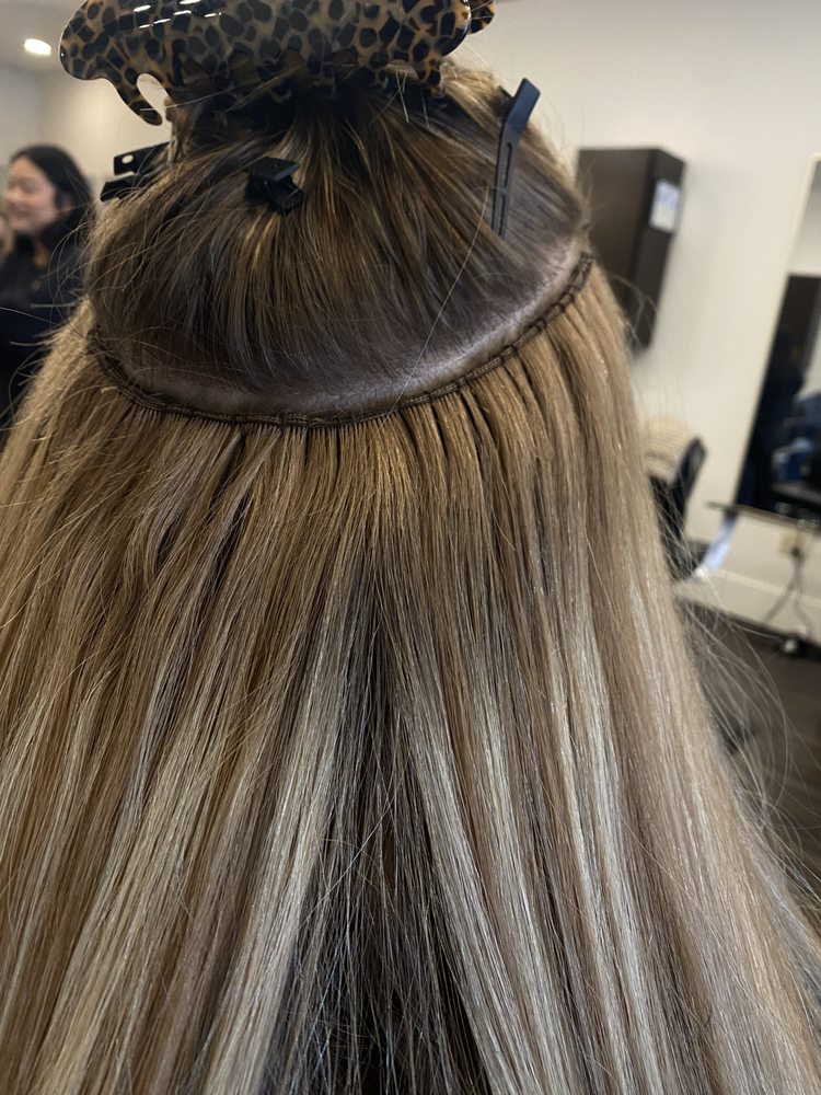 Makennax Hair Logo