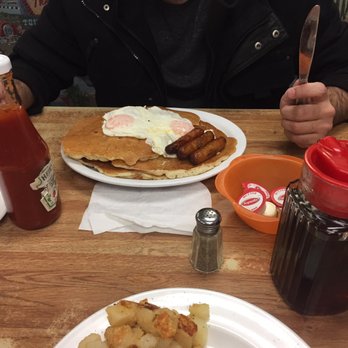 Blackfoot Truckstop Diner - Truckers Breakfast with a buddy - Diners Near Me - Calgary, Alberta Blackfoot Truckstop Diner - Truckers Breakfast with a buddy - Diners Near Me - Calgary, Alberta