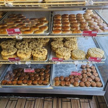 Chiu Quon Bakery - Bakeries Near Me - Chicago, Illinois