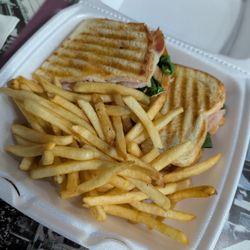 Savanna Salad Bowls & Sandwiches - Turkey Club