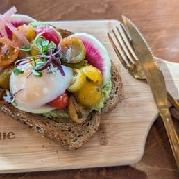 Avocado Smash Toast with Poached Egg Avocado Smash Toast with Poached Egg