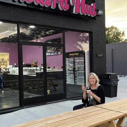 The Custard Hut - Outside