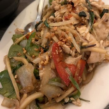 Pato Thai Cuisine - Basil chicken - Thai Near Me - Flagstaff, Arizona Pato Thai Cuisine - Basil chicken - Thai Near Me - Flagstaff, Arizona