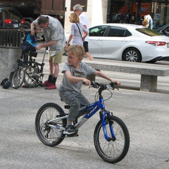 Chicago Critical Mass - Lots of kids ride in the Chicago Critical Mass - Active Life Near Me