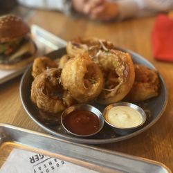 Gordon Ramsay Burger - Beer-Battered Onion Rings