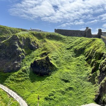 Wild Rover Tours - Dunlace Castle - Tours Near Me - Dublin, D