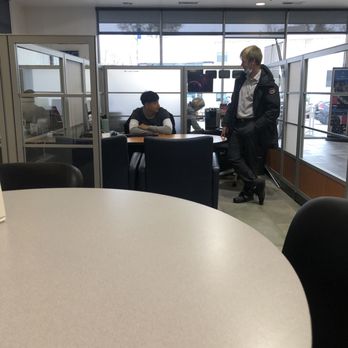AutoNation Honda O'Hare - if they insist that customers wear a mask, so should the staff, right? - Car Dealers Near Me - Des Plaines, Illinois AutoNation Honda O'Hare - if they insist that customers wear a mask, so should the staff, right? - Car Dealers Near Me - Des Plaines, Illinois
