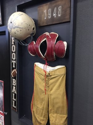 Southpaws Pizza and Sports Bar by null