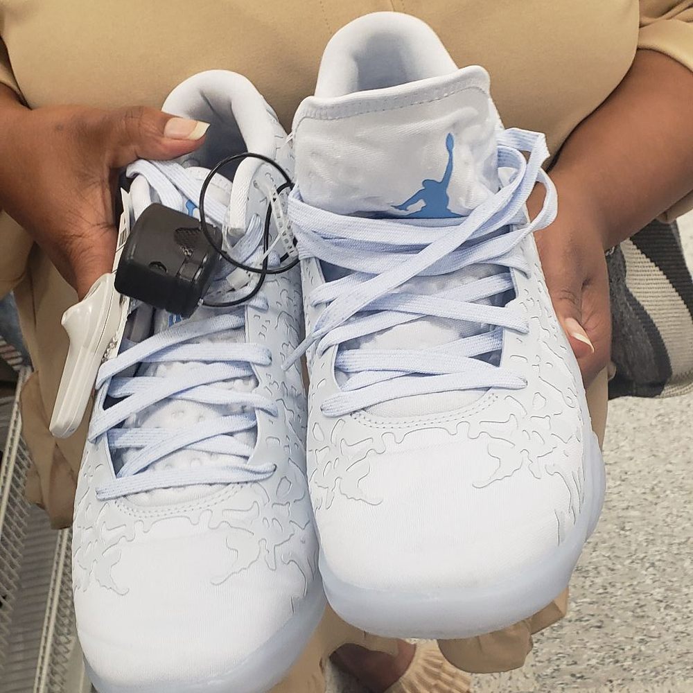 outfit jordan 11 legend blue on feet