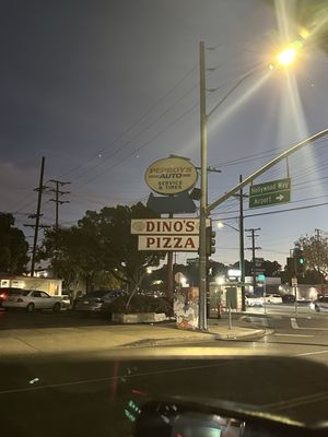 Dino's Pizza by null