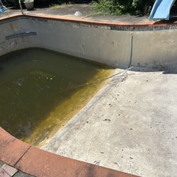 Burnett Pools Spas & Hot Tubs - Damaged pool