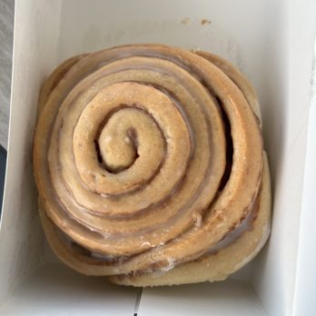 Hurts Donut - Giant cinnamon roll - Donuts Near Me - Tempe, Arizona