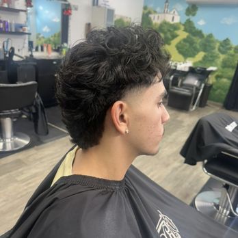 Sinaloa Beauty Salon - High Tapper textured cut - Hair Salons Near Me - Pomona, California Sinaloa Beauty Salon - High Tapper textured cut - Hair Salons Near Me - Pomona, California