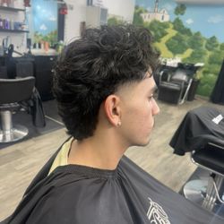 Sinaloa Beauty Salon - High Tapper textured cut