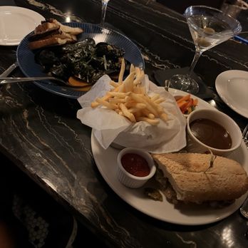 Carbones - Italian Near Me - Hartford, Connecticut