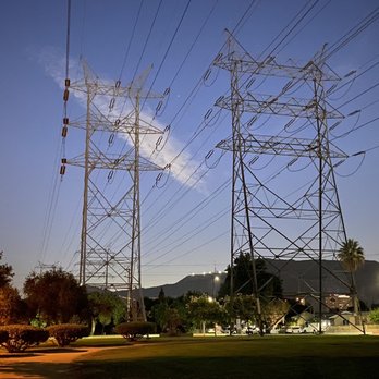Whitnall Highway Park South - Parks Near Me - Burbank, California Whitnall Highway Park South - Parks Near Me - Burbank, California