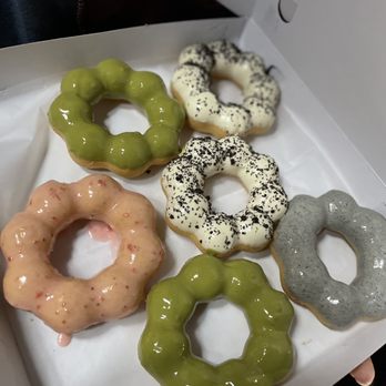 Le Creme - 2x matcha; 2x cookies n cream; 1x black sesame; 1x strawberry - Desserts Near Me - San Jose, California