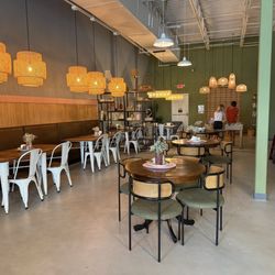 Siena's Pizza - Seating