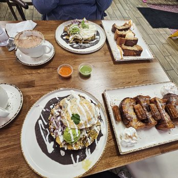 Madres Brunch - Chilaquiles Verdes with Steak, churro French toast & mazapan french Toast! - Breakfast & Brunch Near Me - Whittier, California Madres Brunch - Chilaquiles Verdes with Steak, churro French toast & mazapan french Toast! - Breakfast & Brunch Near Me - Whittier, California