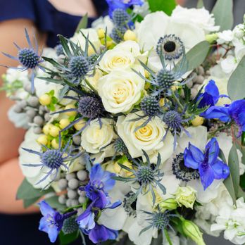 McCormick Flowers - Bridal bouquet - Florists Near Me - Winthrop, Massachusetts
