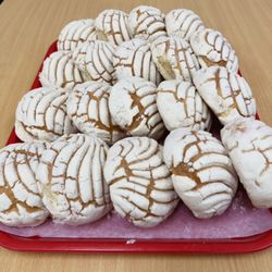 Jose's Bakery - Mini Conchas!