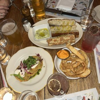 Buck's Fishing & Camping - Fried green tomatoes, onion rings, focaccia - American Near Me - Washington, DC, District of Columbia