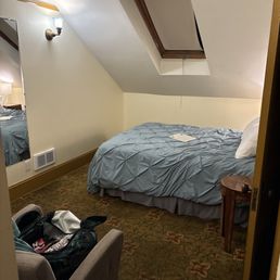 Upstairs bedroom Upstairs bedroom