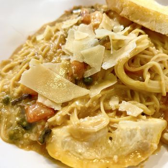 E Ohi Restaurant - Lemon Cream Pasta w/Shrimp - Breakfast & Brunch Near Me - Honolulu, Hawaii