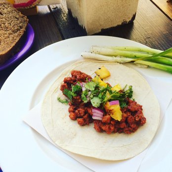 Mazon Vegano - Adobada Taco with pineapplee - Vegan Near Me - Tijuana, BCN Mazon Vegano - Adobada Taco with pineapplee - Vegan Near Me - Tijuana, BCN