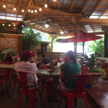 Yellow Dog Eats - Outside patio area - Sandwiches Near Me - Windermere, Florida