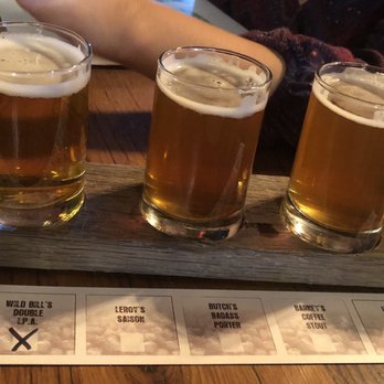 Hardware - IPA beer flight - Gastropubs Near Me - North Aurora, Illinois