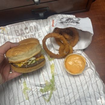 A&W Restaurant - Papa burger single - Hot Dogs Near Me - Lexington, Kentucky A&W Restaurant - Papa burger single - Hot Dogs Near Me - Lexington, Kentucky