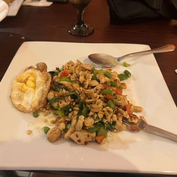 Pho Delight Thai Restaurant - Kai Ka Prow - Thai Near Me - Willimantic, Connecticut