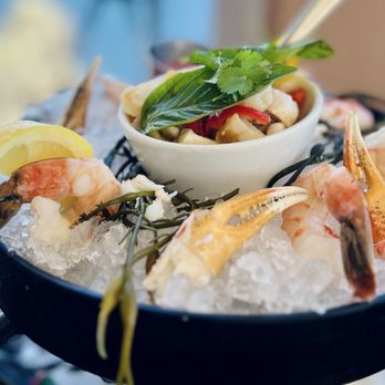 Schooners Monterey - Seafood tower - Seafood Near Me - Monterey, California Schooners Monterey - Seafood tower - Seafood Near Me - Monterey, California