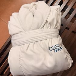 Oasis Day Spa - Comfy Oasis Day Spa Robe (Aug 2026)