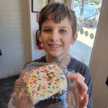 Hive Bakery - Bakeries Near Me - Flower Mound, Texas