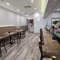 Oya Sushi - Interior