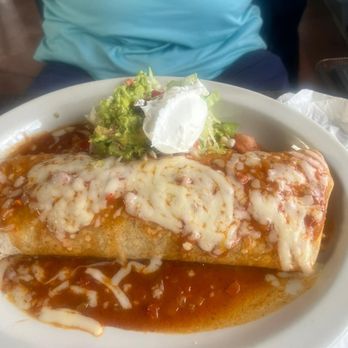 El Jarocho Mexican Restaurant - Shrimp & scallop burrito - New Mexican Cuisine Near Me - Astoria, Oregon