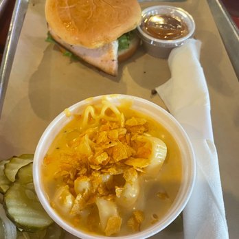 Ferris Wheelers Backyard And Bbq - Smoked Turkey Breast Sandwich w/BBQ Mac and Cheese - Barbeque Near Me - Dallas, Texas