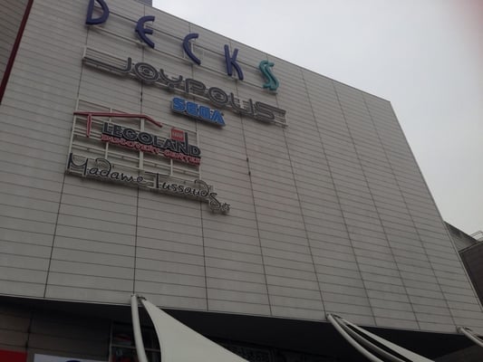DECKS Tokyo Beach by null