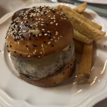 RT Bistro - RT Bistro burger - New American Near Me - San Francisco, California