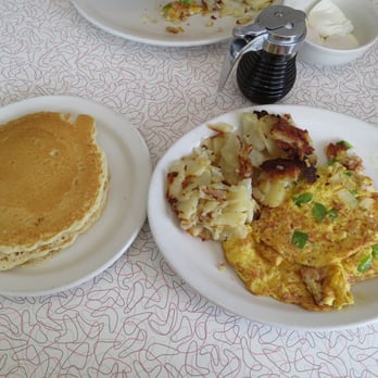 Lola's Diner - American (corned beef hash) omelet and pancakes - $7.25 - Diners Near Me - Park Ridge, Illinois