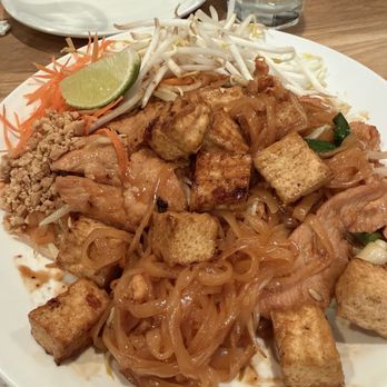 Le Dee Thai Cuisine - Pork Pad Thai add Tofu - Thai Near Me - Chino Hills, California